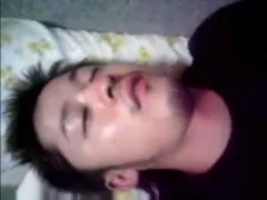 คลิปหลุด บอย ปกรณ์ เมาหลับ โดนเพื่อนแอบลักหลับจกควยถ่ายคลิปโชว์ ตอนเป็นวัยรุ่น